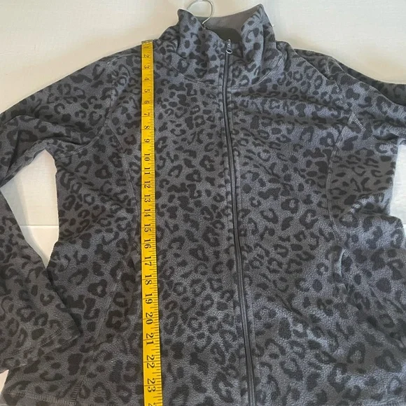 Old Navy grey Leopard Print zipper fleece Jacket ladies size L - Picture 2 of 10